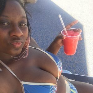 Meet your Posher, Qunita